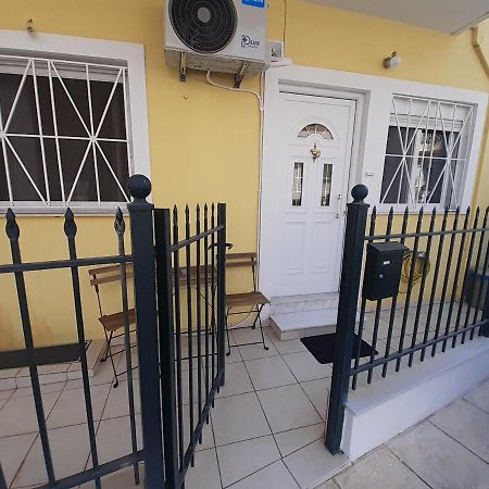 Yellow House Apartment Kalamata Luaran gambar