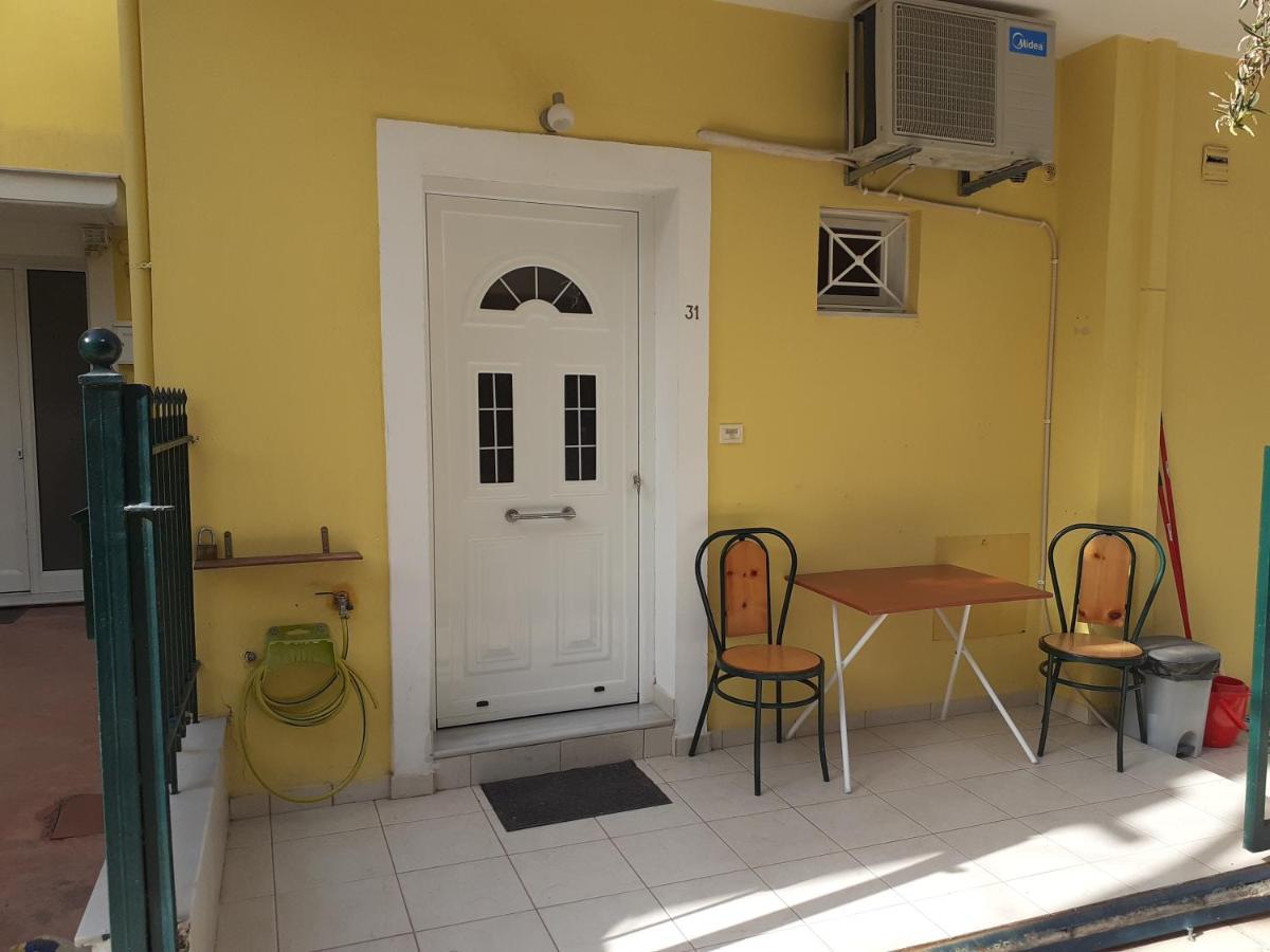 Yellow House Apartment Kalamata Luaran gambar