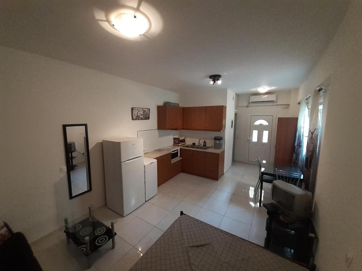 Yellow House Apartment Kalamata Luaran gambar