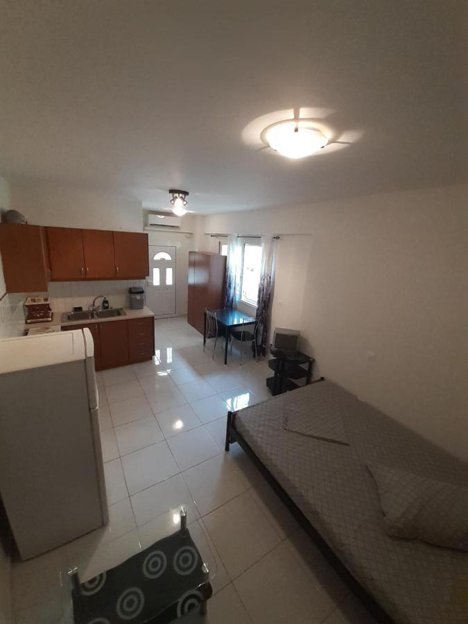 Yellow House Apartment Kalamata Luaran gambar