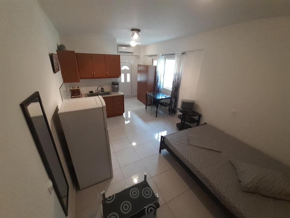 Yellow House Apartment Kalamata Luaran gambar