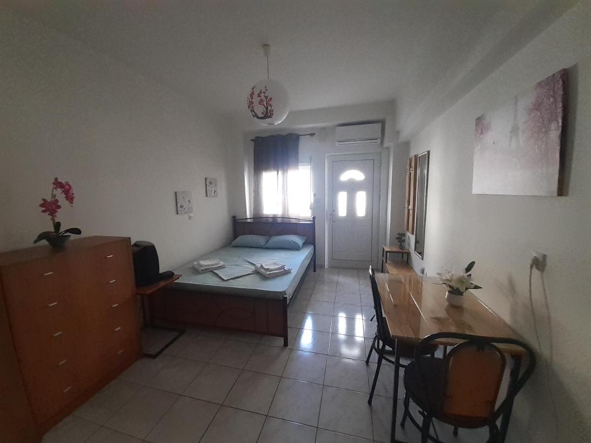 Yellow House Apartment Kalamata Luaran gambar