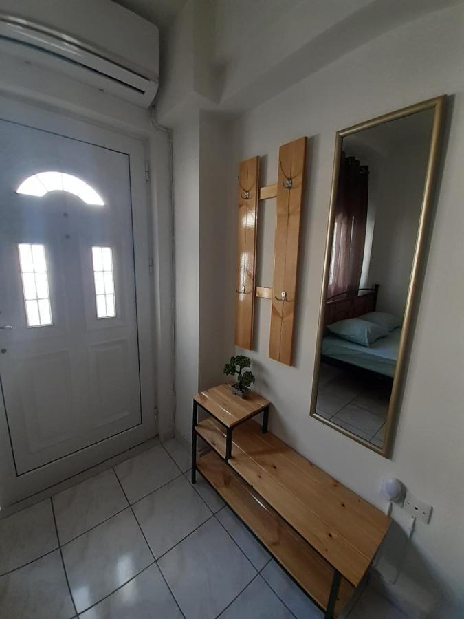Yellow House Apartment Kalamata Luaran gambar