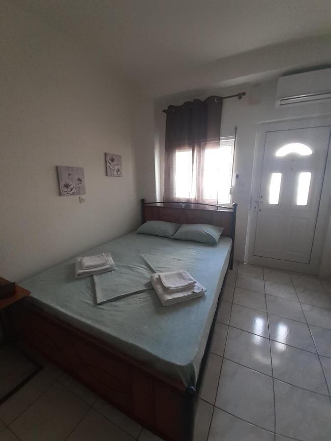 Yellow House Apartment Kalamata Luaran gambar
